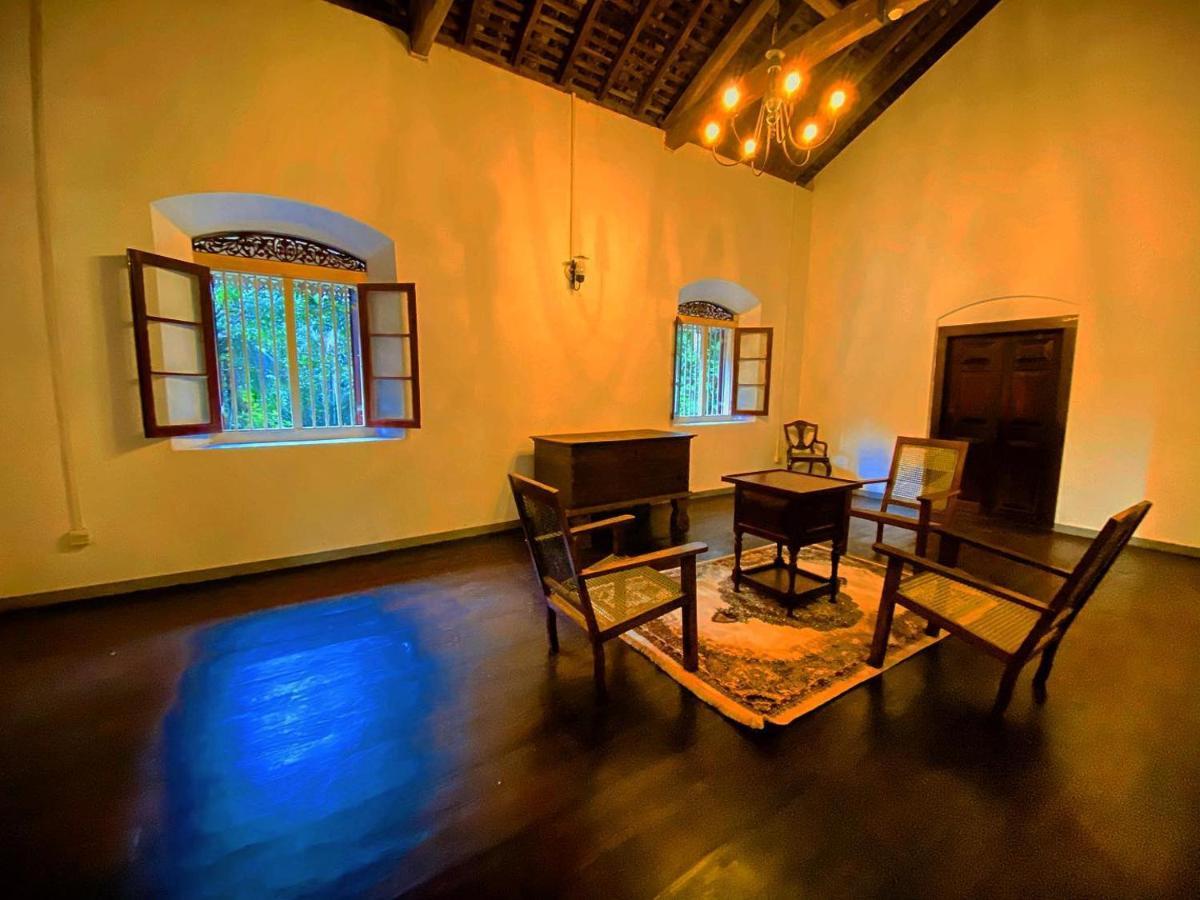Gileemale Walawwa & Estate Hotel รัตนปุระ ภายนอก รูปภาพ